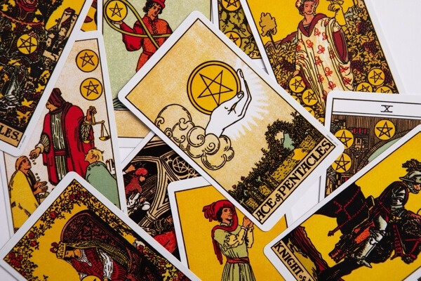 What does random tarot tell you (Understand the basics)